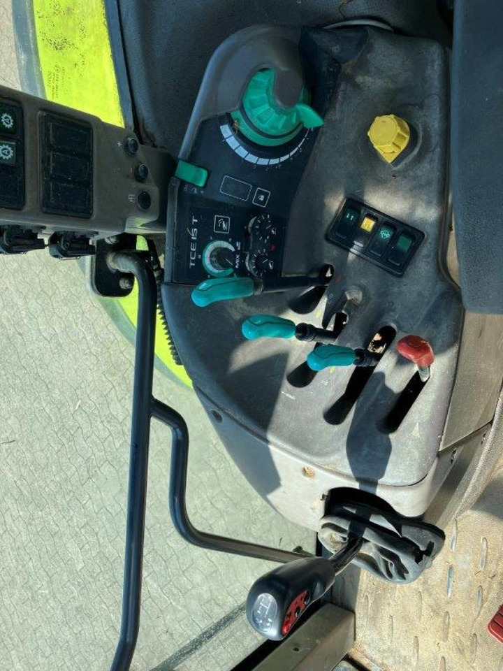 CLAAS Ares 696 - Tracteur agricole: photos 5 CLAAS Ares 696 - Tracteur agricole: photos 5