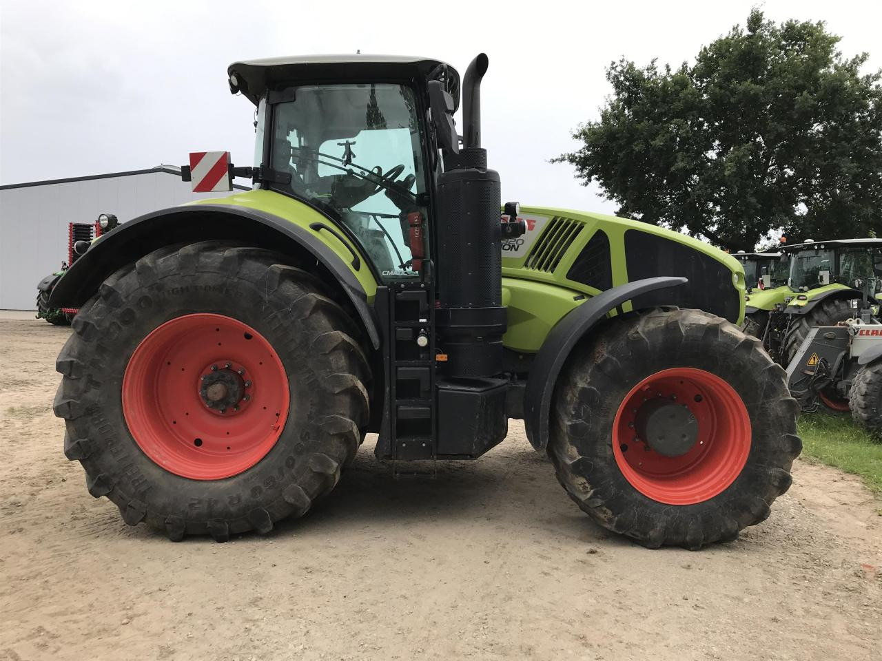 CLAAS Axion 920 - Tracteur agricole: photos 2 CLAAS Axion 920 - Tracteur agricole: photos 2