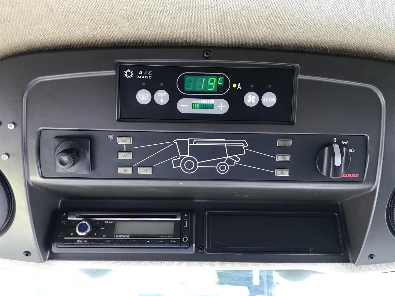 Moissonneuse-batteuse CLAAS Lexion 760 TT: photos 13 Moissonneuse-batteuse CLAAS Lexion 760 TT: photos 13