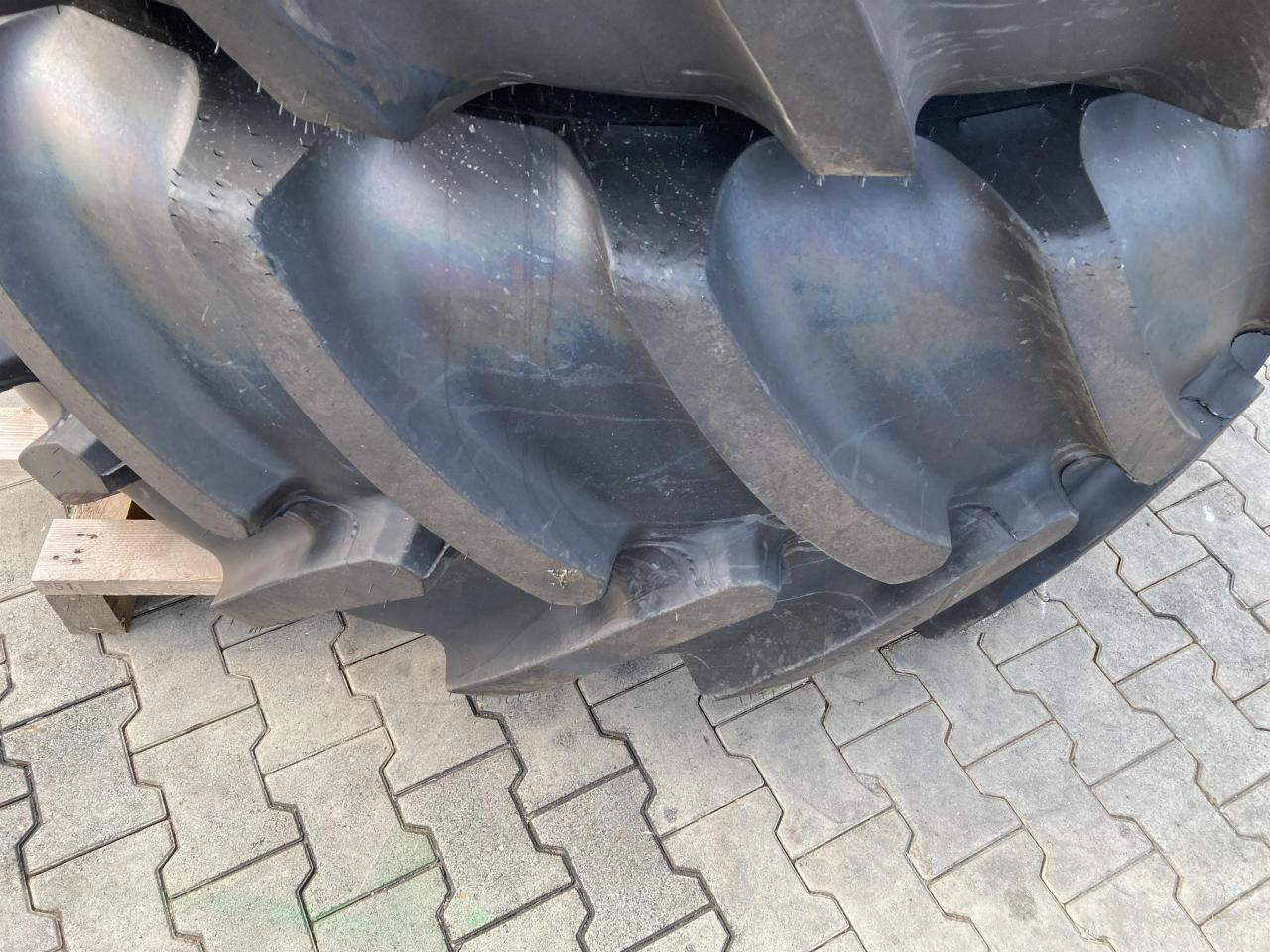 Continental 710/70R42 - Pneu pour Machine agricole: photos 2 Continental 710/70R42 - Pneu pour Machine agricole: photos 2