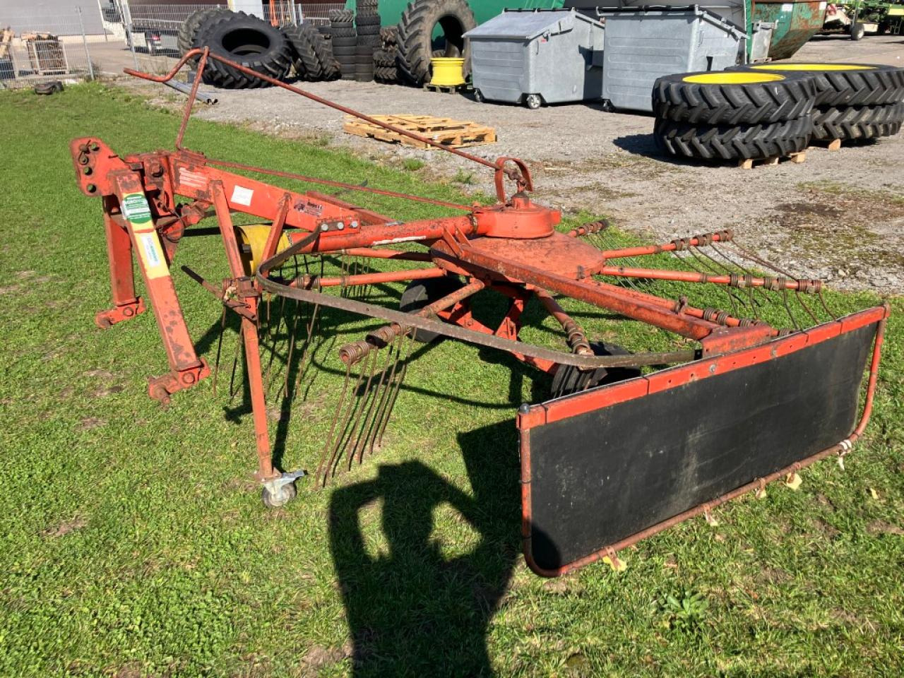 Fella TS 325 - Faneuse: photos 1 Fella TS 325 - Faneuse: photos 1