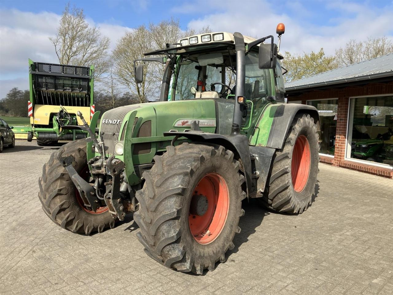 Fendt 714 Vario - Tracteur agricole: photos 1 Fendt 714 Vario - Tracteur agricole: photos 1