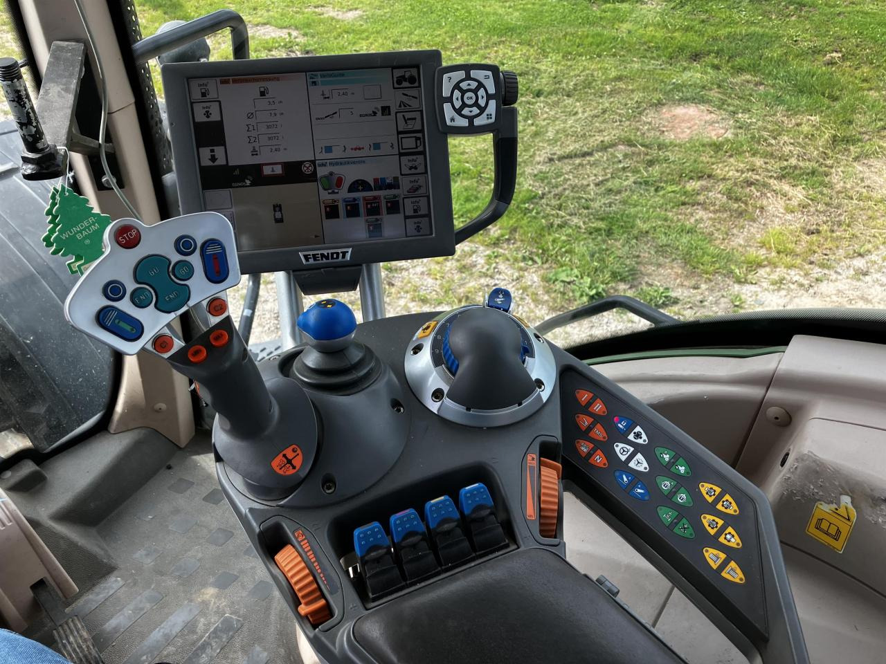 Tracteur agricole Fendt 828 Vario Profi Plus: photos 8