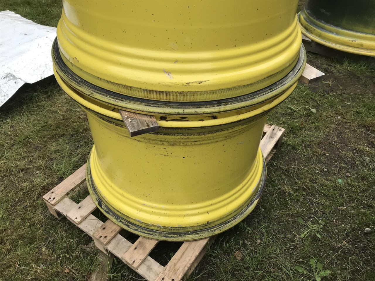 John Deere 23x34 - Pneu pour Machine agricole: photos 2 John Deere 23x34 - Pneu pour Machine agricole: photos 2