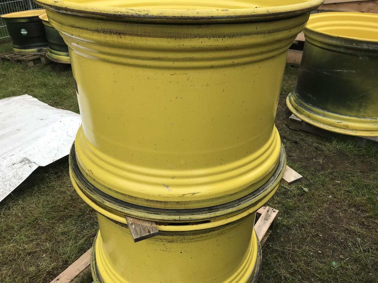 John Deere 23x34 - Pneu pour Machine agricole: photos 4 John Deere 23x34 - Pneu pour Machine agricole: photos 4