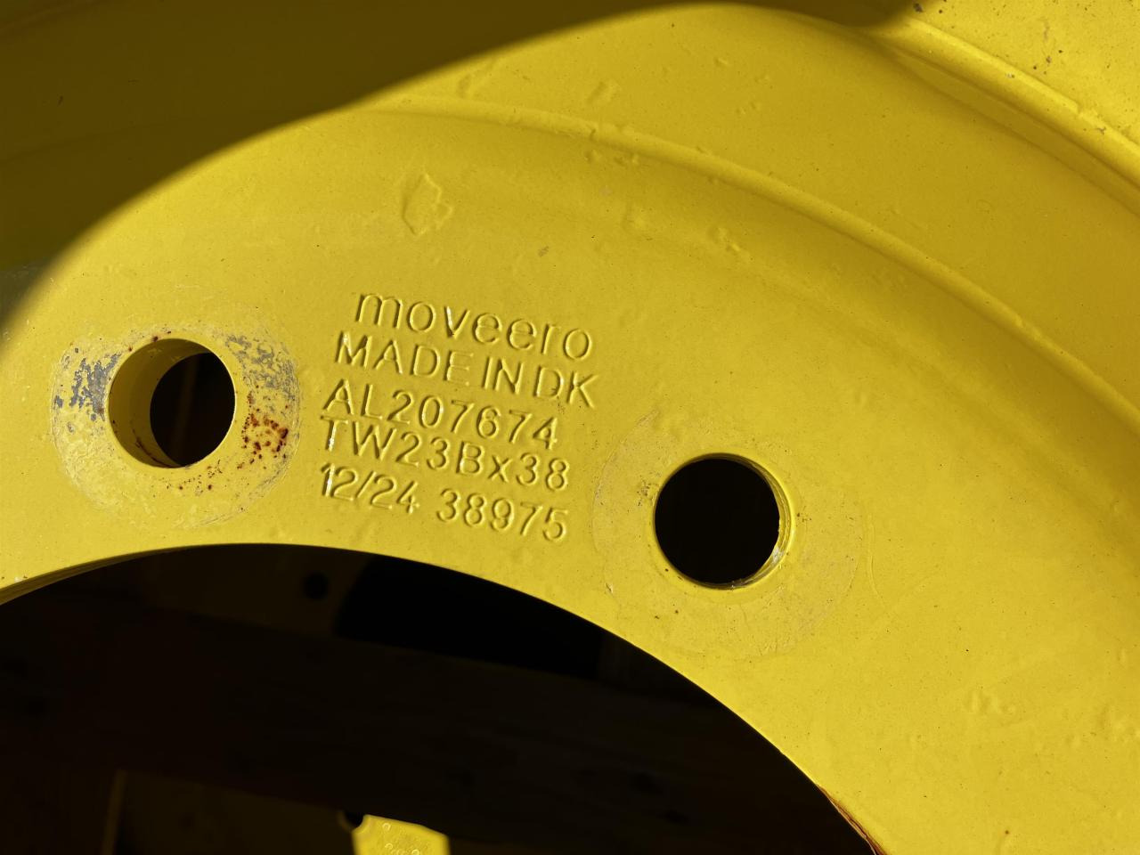 John Deere 23x38 - Pneu pour Machine agricole: photos 3 John Deere 23x38 - Pneu pour Machine agricole: photos 3