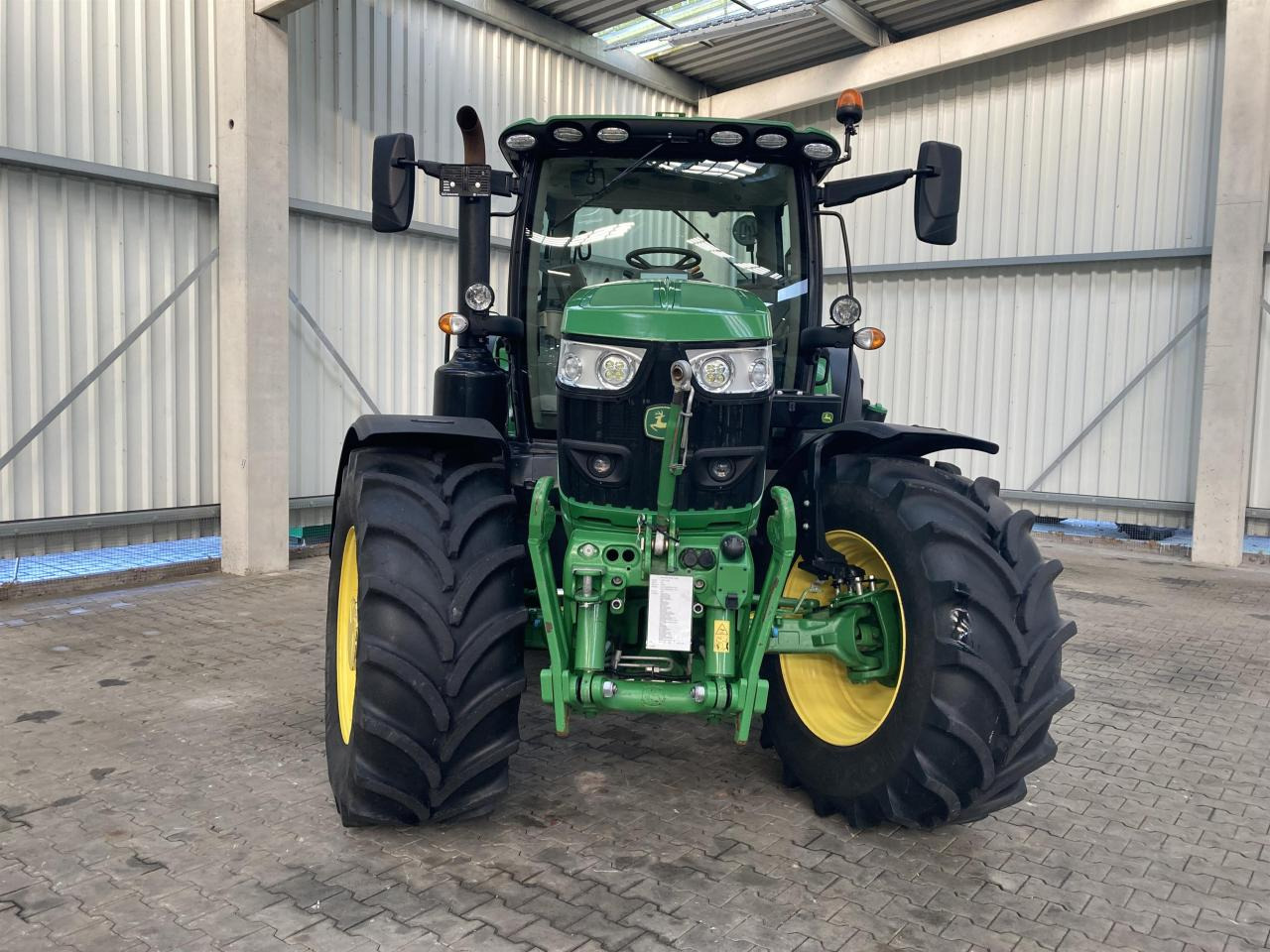 John Deere 6155R - Tracteur agricole: photos 3 John Deere 6155R - Tracteur agricole: photos 3
