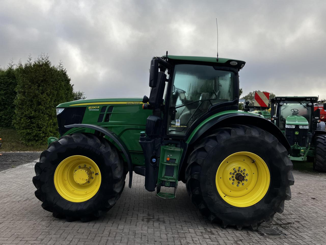 John Deere 6230R - Tracteur agricole: photos 1 John Deere 6230R - Tracteur agricole: photos 1