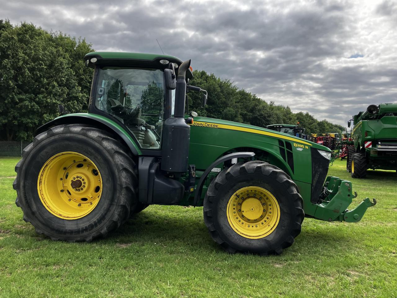 John Deere 8285R - Tracteur agricole: photos 2 John Deere 8285R - Tracteur agricole: photos 2