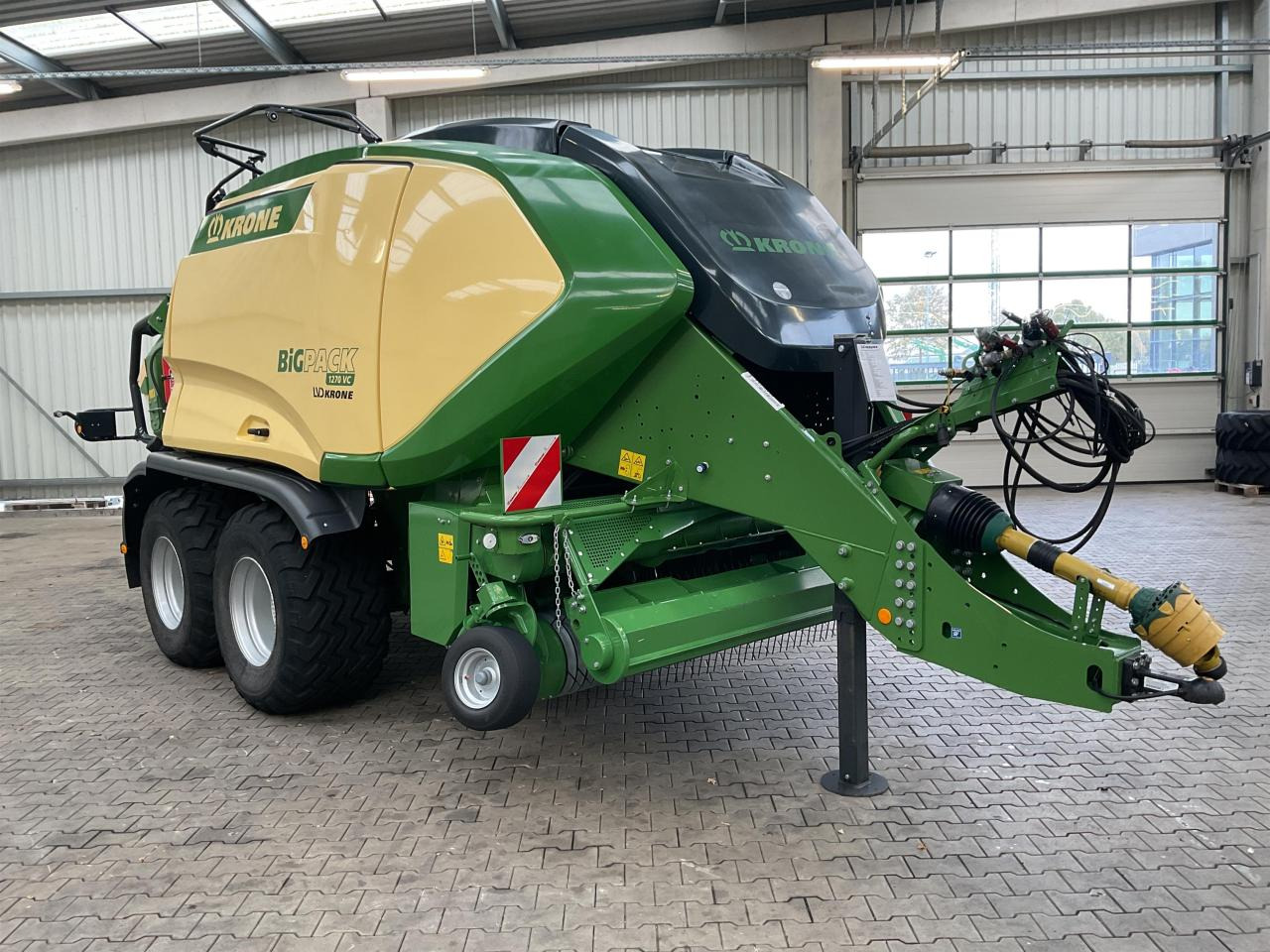 Krone Big Pack 1270 VC - Presse à balles cubiques: photos 2 Krone Big Pack 1270 VC - Presse à balles cubiques: photos 2