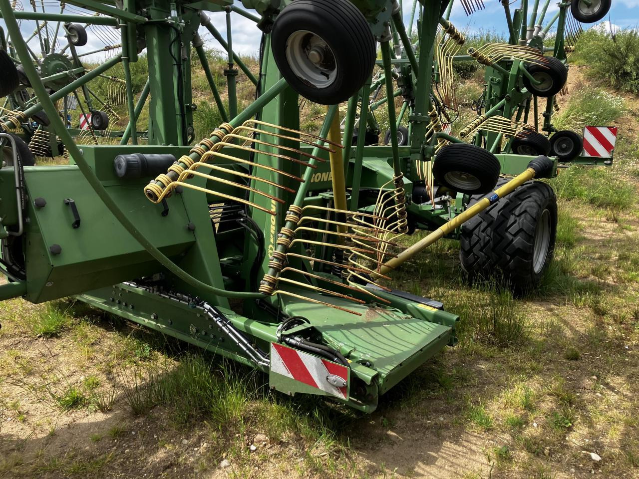 Krone Swadro 1400 Plus - Faneuse: photos 4 Krone Swadro 1400 Plus - Faneuse: photos 4