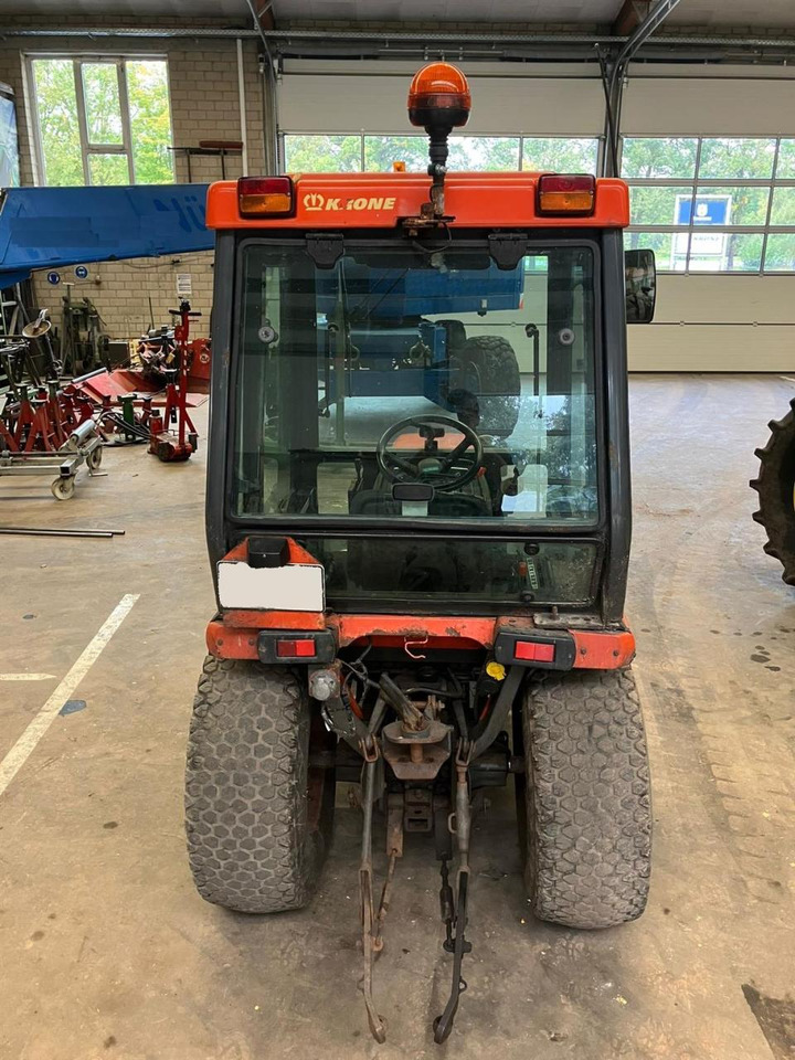 Kubota B2110 - Tracteur communal: photos 3 Kubota B2110 - Tracteur communal: photos 3