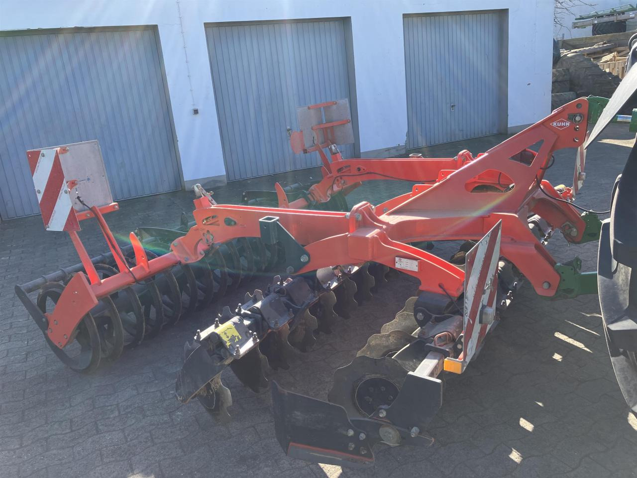 Kuhn 303 - Cover crop: photos 2 Kuhn 303 - Cover crop: photos 2