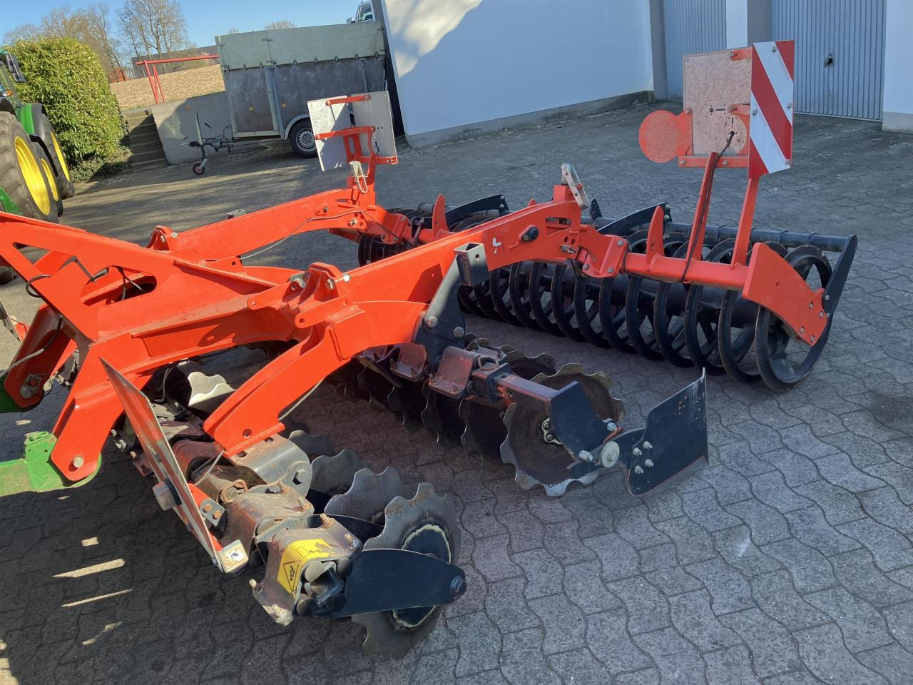 Kuhn 303 - Cover crop: photos 3 Kuhn 303 - Cover crop: photos 3