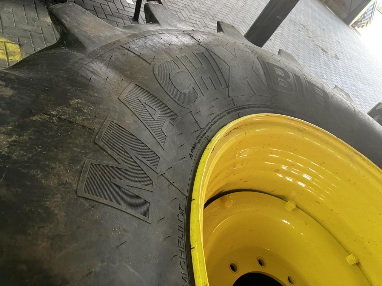 Michelin 600/70R30 - Pneu pour Machine agricole: photos 3 Michelin 600/70R30 - Pneu pour Machine agricole: photos 3