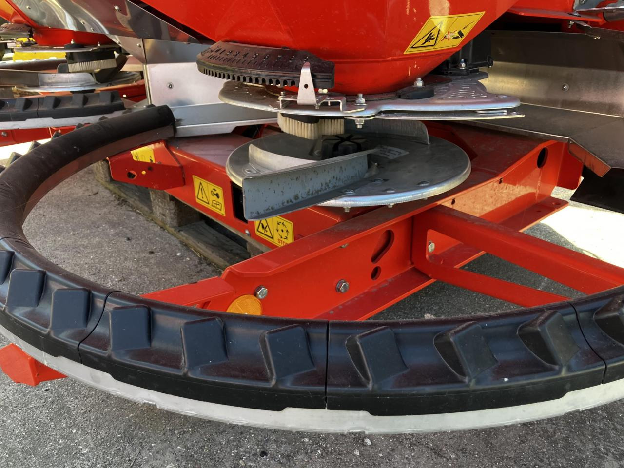 Distributeur d'engrais Rauch Axis H 50.2 EMC + W: photos 8