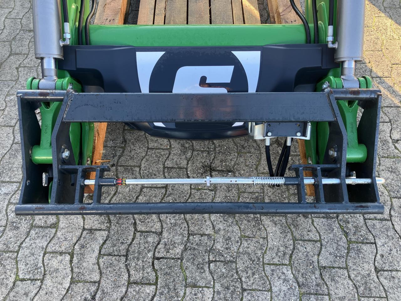 Stoll FZ 46-33.1 - Chargeur frontal pour tracteur: photos 4 Stoll FZ 46-33.1 - Chargeur frontal pour tracteur: photos 4