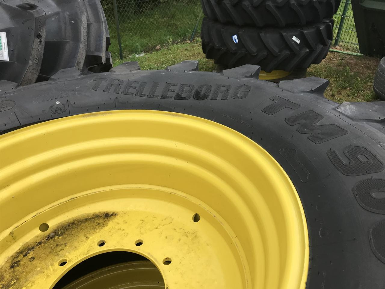 Trelleborg 600/70R30 - Pneu pour Machine agricole: photos 2 Trelleborg 600/70R30 - Pneu pour Machine agricole: photos 2