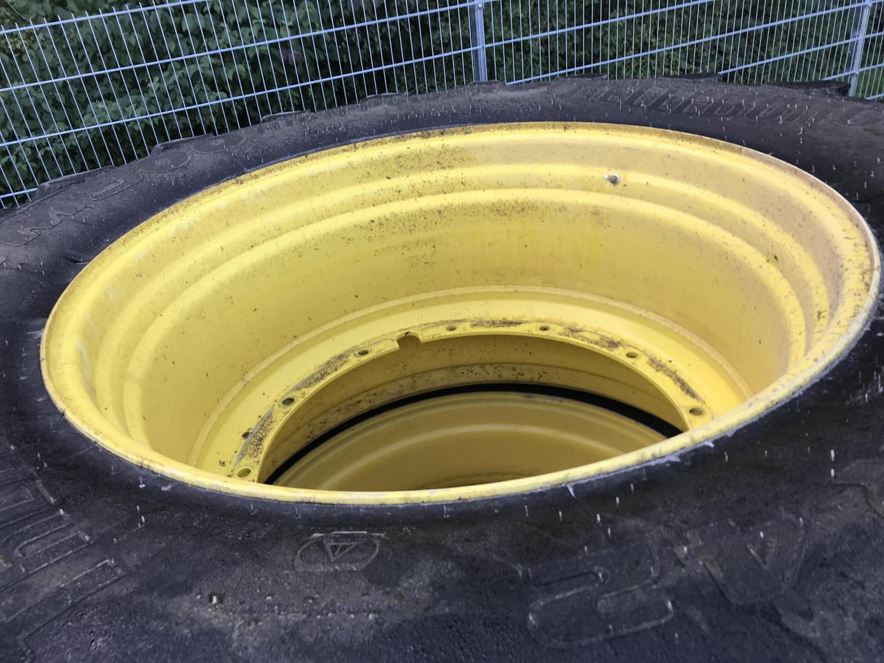 Trelleborg 710/75R42 - Pneu pour Machine agricole: photos 2 Trelleborg 710/75R42 - Pneu pour Machine agricole: photos 2