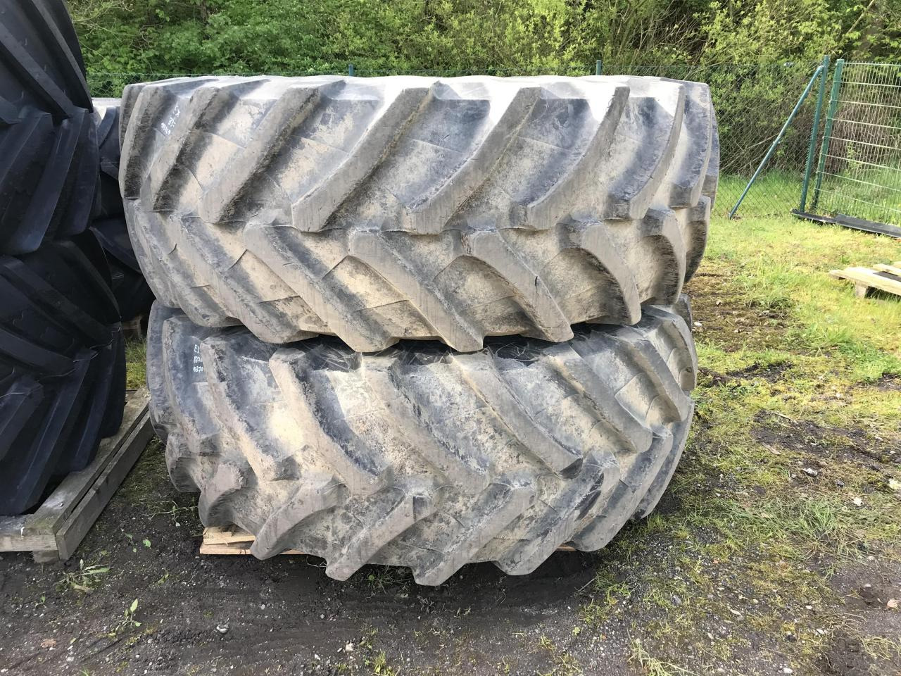 Trelleborg 710/75R42 - Pneu pour Machine agricole: photos 1 Trelleborg 710/75R42 - Pneu pour Machine agricole: photos 1