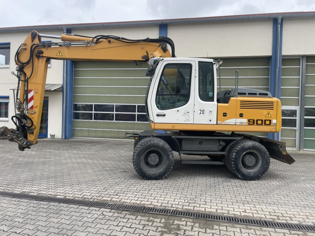 Liebherr A 900 C Litronic - Pelle sur pneus: photos 2 Liebherr A 900 C Litronic - Pelle sur pneus: photos 2