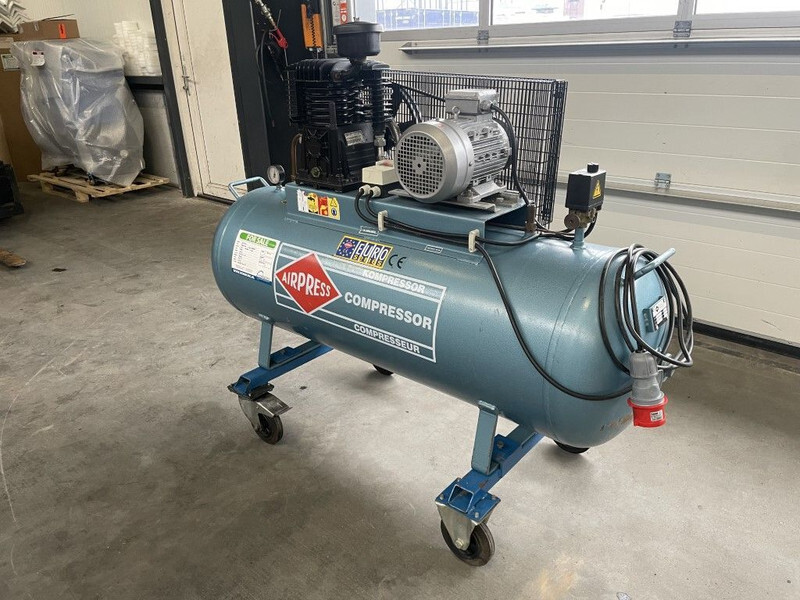 Airpress K300/600 Elektrische Zuigercompressor 3 kW 400 L / min 10 Bar - Compresseur d'air: photos 3 Airpress K300/600 Elektrische Zuigercompressor 3 kW 400 L / min 10 Bar - Compresseur d'air: photos 3