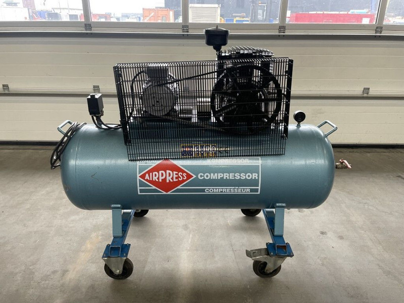 Airpress K300/600 Elektrische Zuigercompressor 3 kW 400 L / min 10 Bar - Compresseur d'air: photos 4 Airpress K300/600 Elektrische Zuigercompressor 3 kW 400 L / min 10 Bar - Compresseur d'air: photos 4