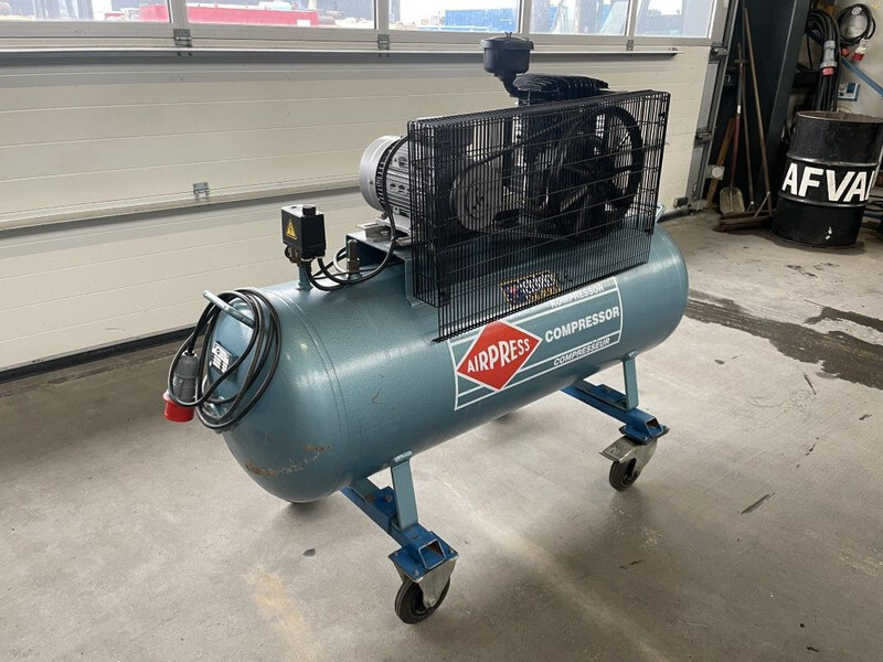 Airpress K300/600 Elektrische Zuigercompressor 3 kW 400 L / min 10 Bar - Compresseur d'air: photos 5 Airpress K300/600 Elektrische Zuigercompressor 3 kW 400 L / min 10 Bar - Compresseur d'air: photos 5