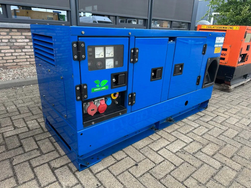 Atlas-Copco QAS 14 Yanmar Stamford 15 kVA Silent generatorset - Groupe électrogène: photos 1 Atlas-Copco QAS 14 Yanmar Stamford 15 kVA Silent generatorset - Groupe électrogène: photos 1