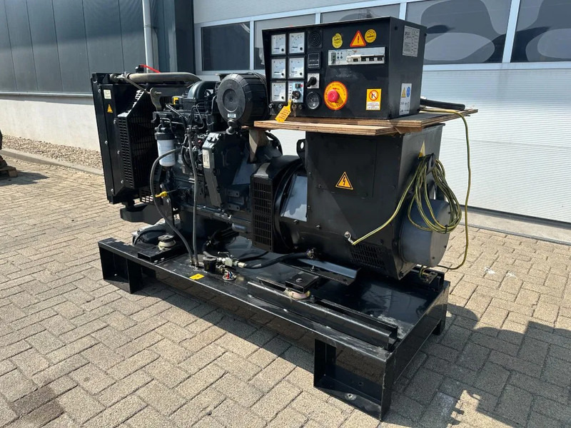 Himoinsa Iveco FPT NEF 45 Stamford 60 kVA noodstroom generatorset - Groupe électrogène: photos 2 Himoinsa Iveco FPT NEF 45 Stamford 60 kVA noodstroom generatorset - Groupe électrogène: photos 2