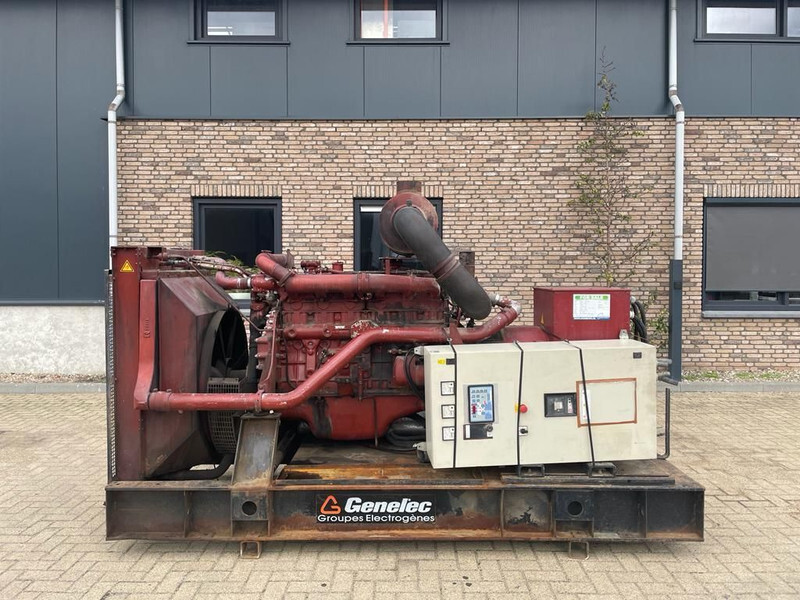 Iveco 8210 DRI 26 Marelli 300 kVA generatorset - Groupe électrogène: photos 1 Iveco 8210 DRI 26 Marelli 300 kVA generatorset - Groupe électrogène: photos 1