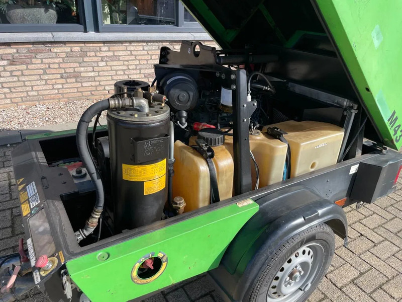 Compresseur d'air Kaeser M43 Kubota 4,2 m3 / min 7 Bar 30 kW Mobiele Silent Diesel Compressor: photos 6