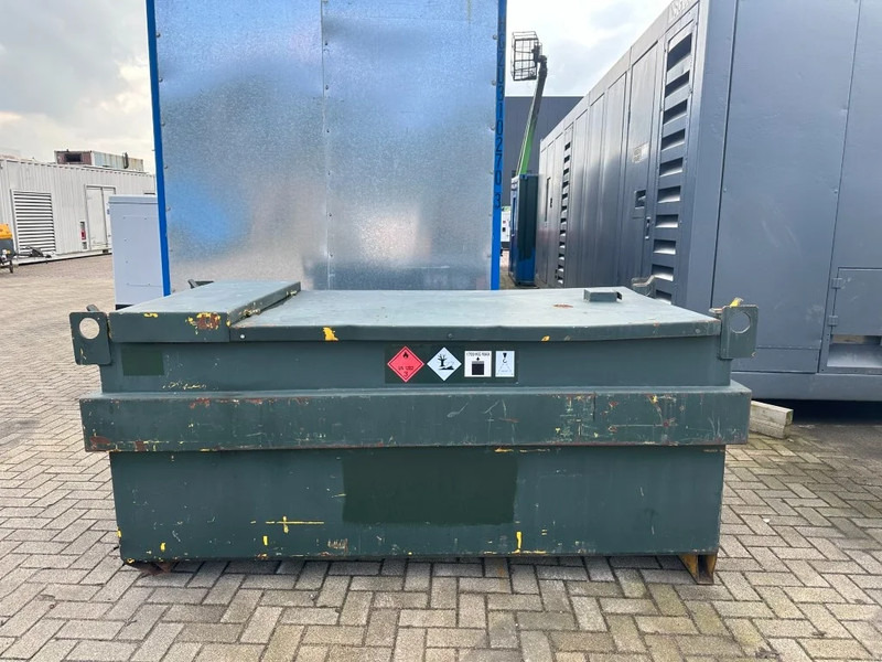 Kiwa IBC Steenbergen KIWA IBC 1500 liter dieseltank met handpomp - Cuve de stockage: photos 1 Kiwa IBC Steenbergen KIWA IBC 1500 liter dieseltank met handpomp - Cuve de stockage: photos 1