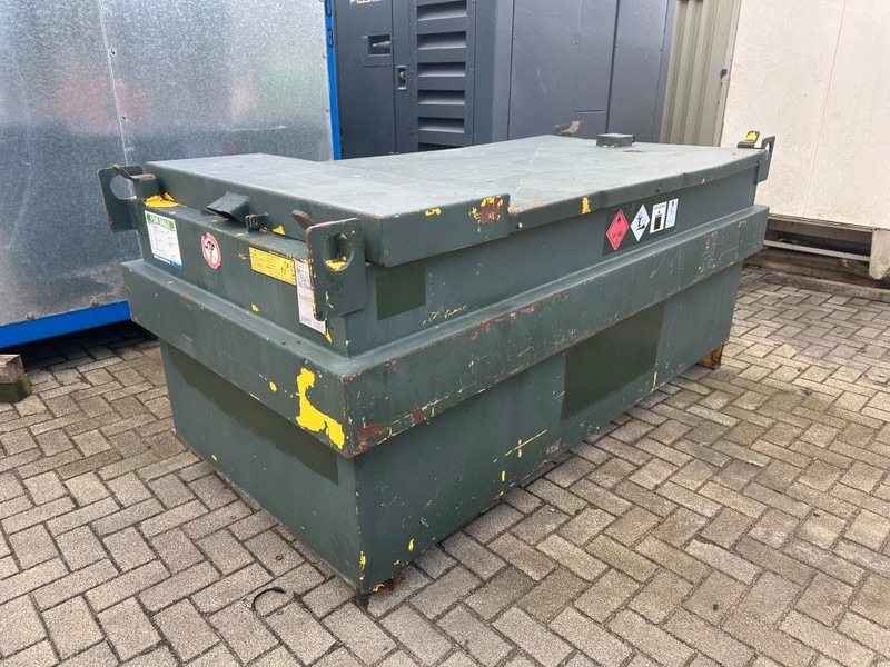 Kiwa IBC Steenbergen KIWA IBC 1500 liter dieseltank met handpomp - Cuve de stockage: photos 4 Kiwa IBC Steenbergen KIWA IBC 1500 liter dieseltank met handpomp - Cuve de stockage: photos 4