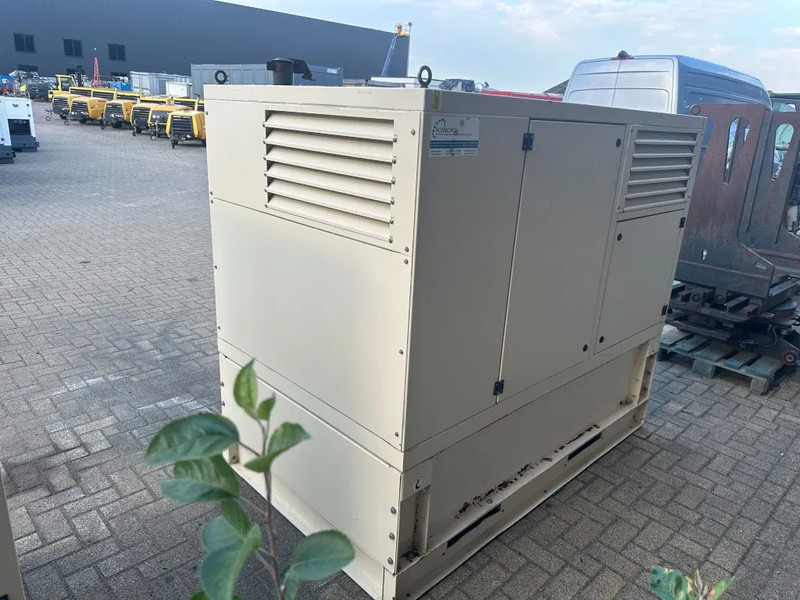 Groupe électrogène Lombardini LDW 1003 Mecc Alte Spa 7 kVA Supersilent noodstroom generatorset: photos 10 Groupe électrogène Lombardini LDW 1003 Mecc Alte Spa 7 kVA Supersilent noodstroom generatorset: photos 10