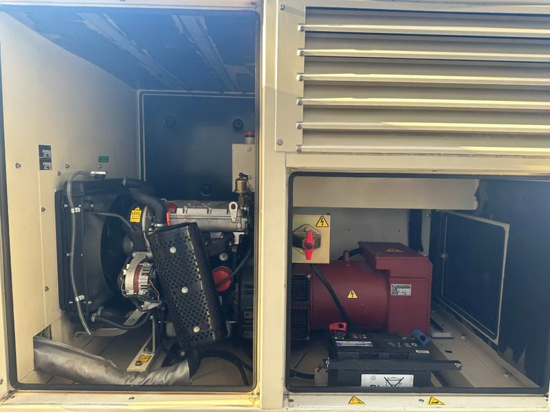 Groupe électrogène Lombardini LDW 1003 Mecc Alte Spa 7 kVA Supersilent noodstroom generatorset: photos 9 Groupe électrogène Lombardini LDW 1003 Mecc Alte Spa 7 kVA Supersilent noodstroom generatorset: photos 9