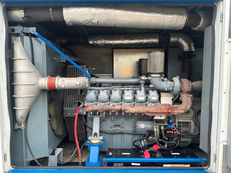 MAN MAN D2842 LE 213 met Leroy Somer 800 kVA Silent generatorset as New ! 410 hours ! - Groupe électrogène: photos 2 MAN MAN D2842 LE 213 met Leroy Somer 800 kVA Silent generatorset as New ! 410 hours ! - Groupe électrogène: photos 2