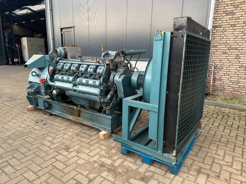 POYAUD Poyaud V12520S25/E Unelec 500 kVA noodstroom generatorset ex Emergency 271 hours - Groupe électrogène: photos 3 POYAUD Poyaud V12520S25/E Unelec 500 kVA noodstroom generatorset ex Emergency 271 hours - Groupe électrogène: photos 3