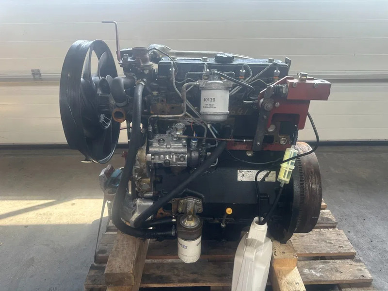 Perkins 1004-40 Diesel Engine 4 cilinder 65 PK Motor t.b.v Linde Heftruck - Moteur pour Matériel de manutention: photos 1 Perkins 1004-40 Diesel Engine 4 cilinder 65 PK Motor t.b.v Linde Heftruck - Moteur pour Matériel de manutention: photos 1