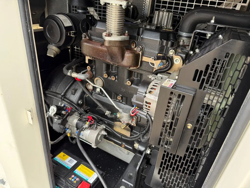 Groupe électrogène Perkins 1103A-33G 33 kVA Silent generatorset as New ! 231 hours !: photos 15