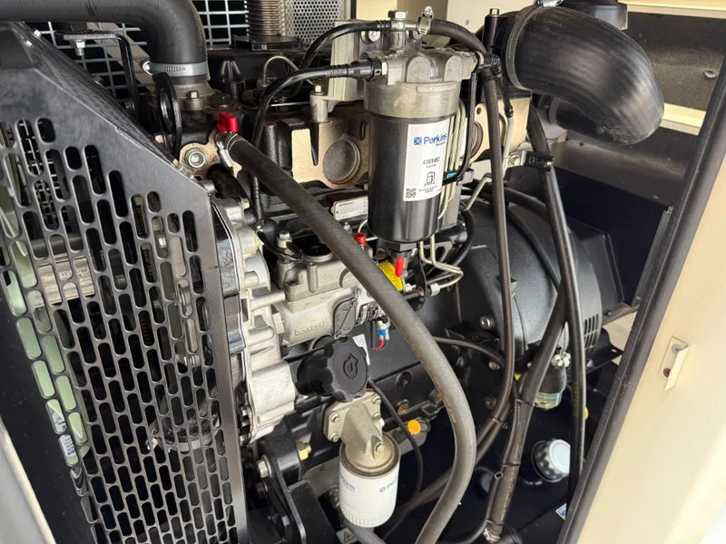 Groupe électrogène Perkins 1103A-33G 33 kVA Silent generatorset as New ! 231 hours !: photos 12