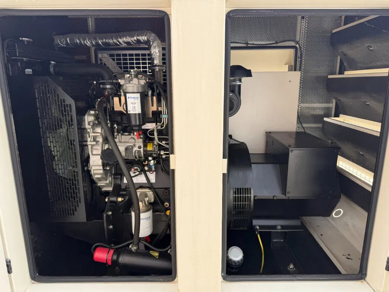 Groupe électrogène Perkins 1103A-33G 33 kVA Silent generatorset as New ! 231 hours !: photos 7