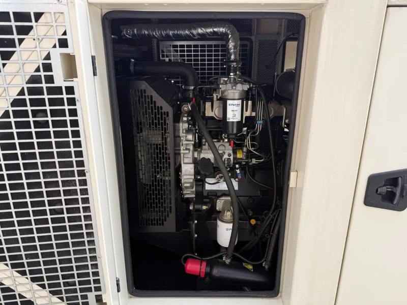 Groupe électrogène Perkins 1103A-33G 33 kVA Silent generatorset as New ! 231 hours !: photos 9