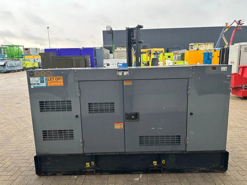 Groupe électrogène Perkins 1104D-44T Stamford 63 kVA Silent generatorset: photos 7