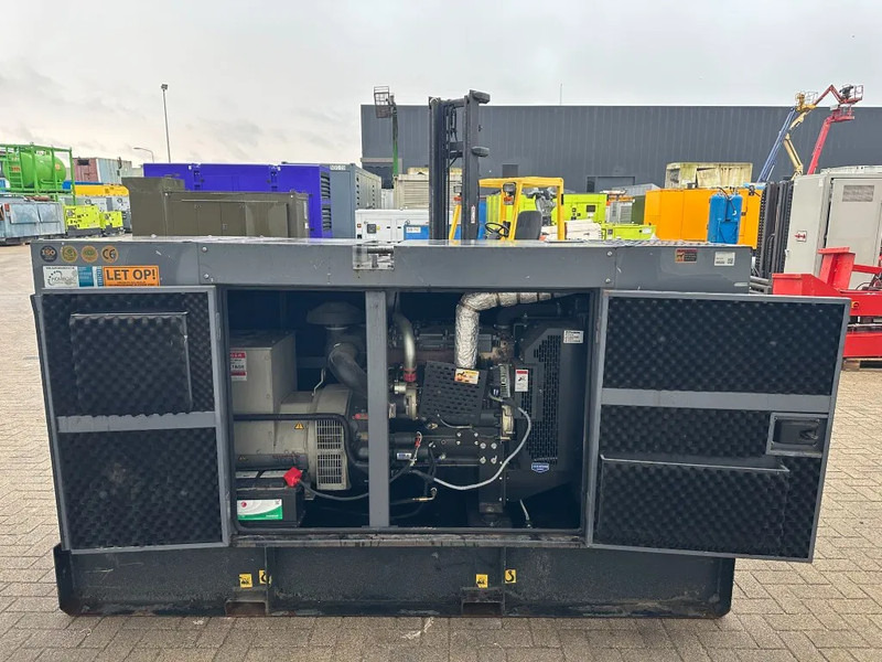 Groupe électrogène Perkins 1104D-44T Stamford 63 kVA Silent generatorset: photos 12
