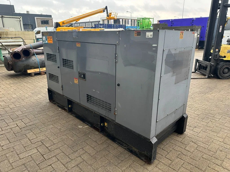 Groupe électrogène Perkins 1104D-44T Stamford 63 kVA Silent generatorset: photos 5