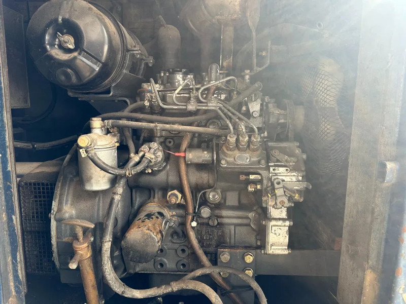 Perkins 130.13 Mecc Alte Spa 10 kVA Silent generatorset - Groupe électrogène: photos 3 Perkins 130.13 Mecc Alte Spa 10 kVA Silent generatorset - Groupe électrogène: photos 3