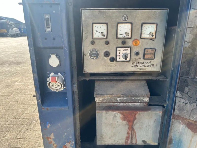 Perkins 130.13 Mecc Alte Spa 10 kVA Silent generatorset - Groupe électrogène: photos 4 Perkins 130.13 Mecc Alte Spa 10 kVA Silent generatorset - Groupe électrogène: photos 4