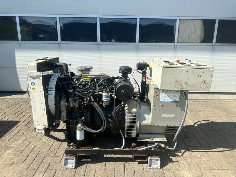 Perkins T4.236 Stamford 60 kVA generatorset 645 hours ! - Groupe électrogène: photos 1 Perkins T4.236 Stamford 60 kVA generatorset 645 hours ! - Groupe électrogène: photos 1