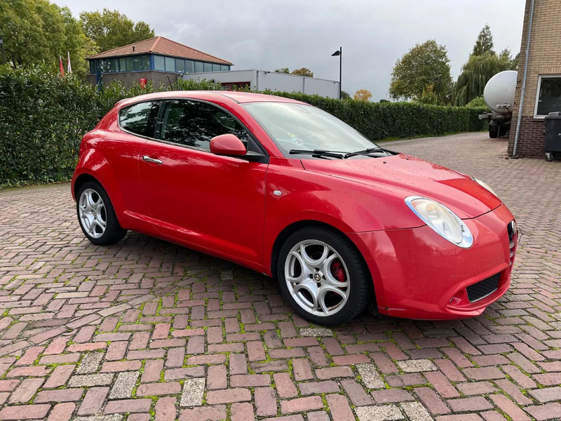 Alfa Romeo MiTo 1.4 T - Voiture à hayon: photos 5 Alfa Romeo MiTo 1.4 T - Voiture à hayon: photos 5